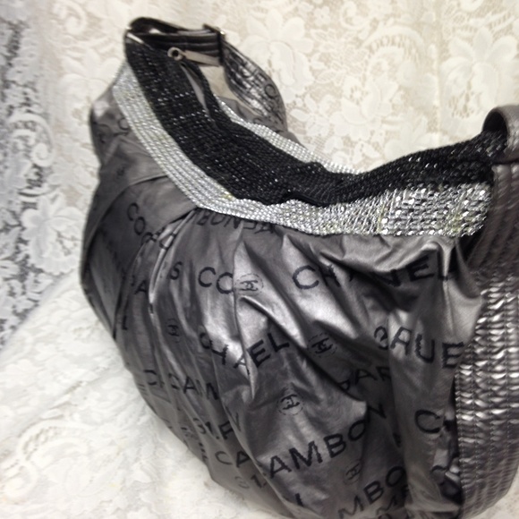 Chanel Silver-Black Weekend-Beach Crossbody - Picture 4 of 13